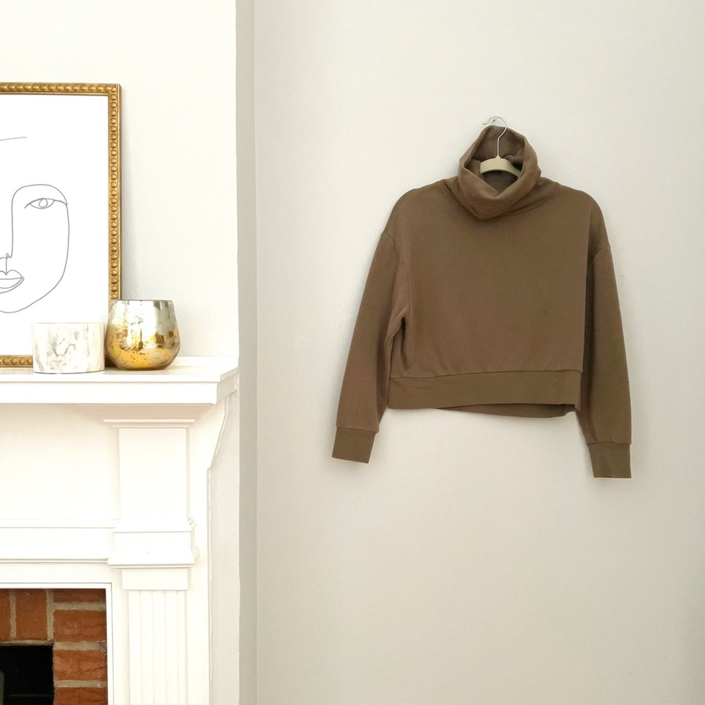 loose crop turtleneck sweatshirt / size small / Zara
